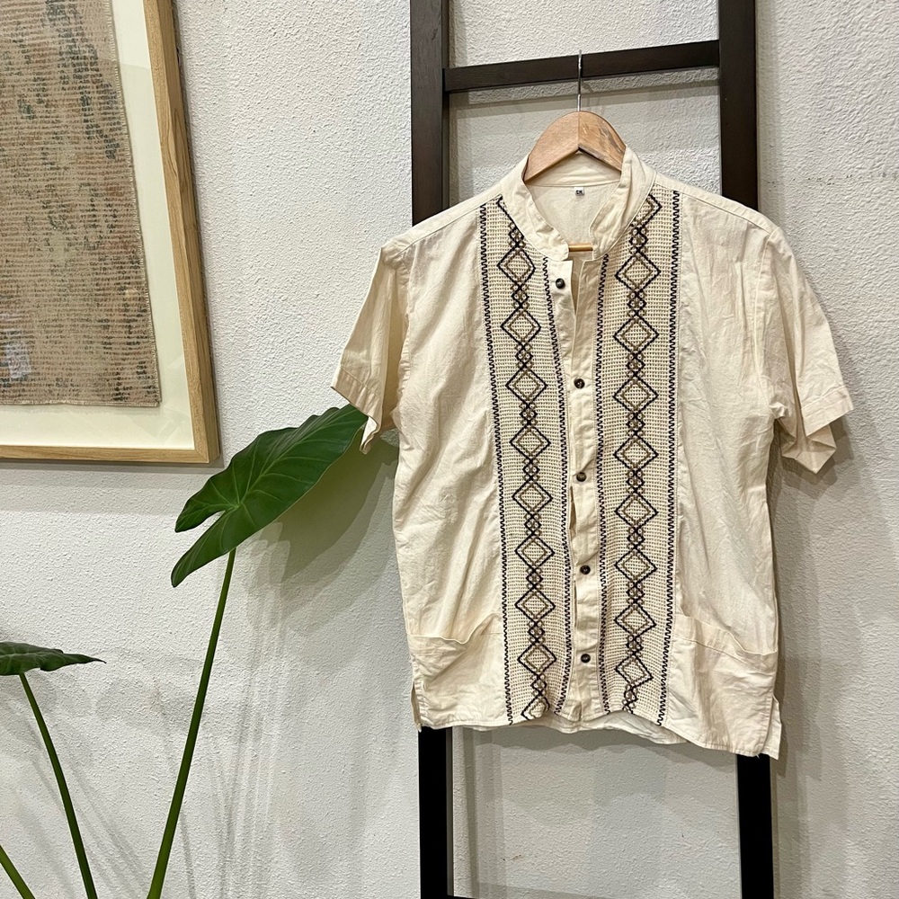 Men’s Classic Hispanic Style Cream Short Sleeve Embroidered Shirt